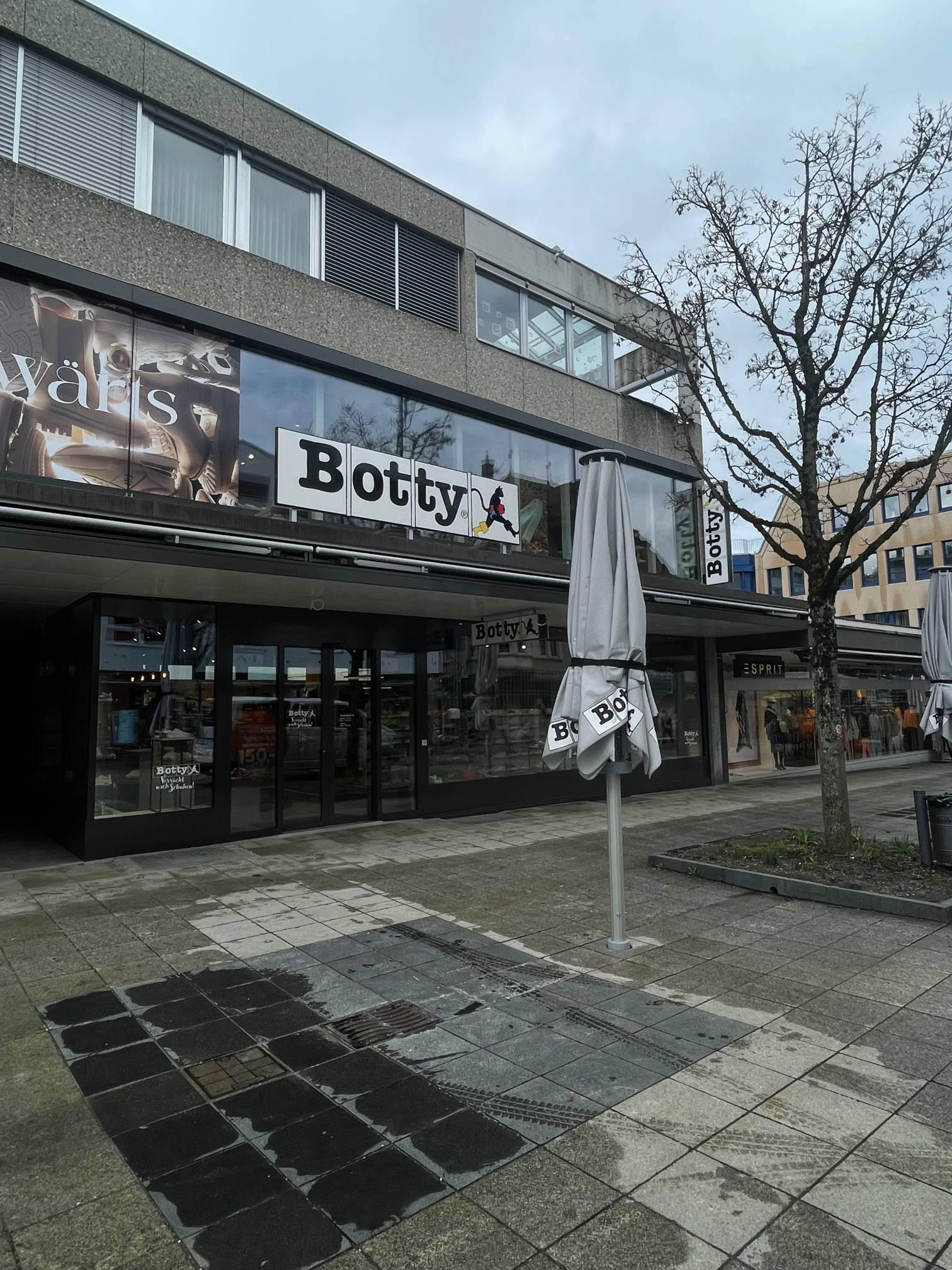 Botty – Ladenbeschriftung in Wil - signvision.ch