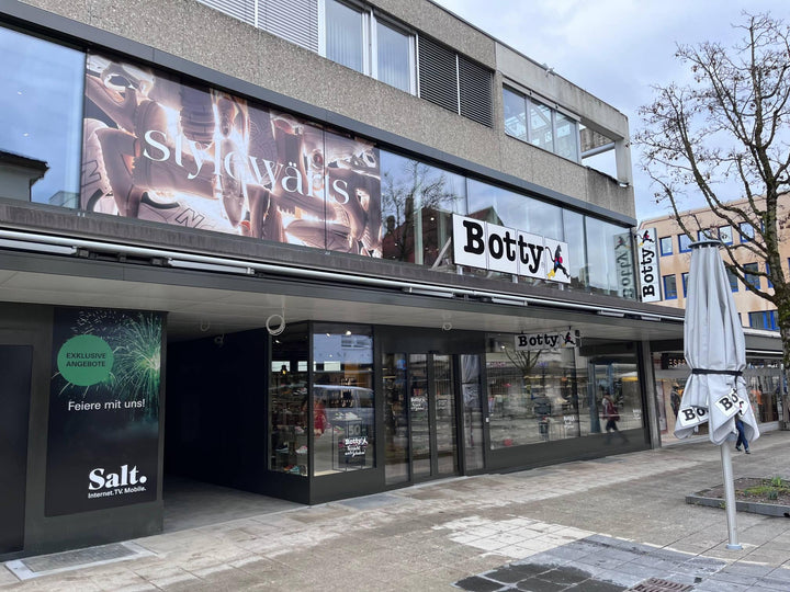 Botty – Ladenbeschriftung in Wil - signvision.ch